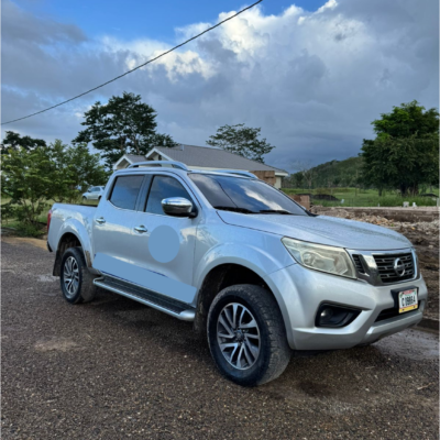 2016 Silver Nissan Frontier